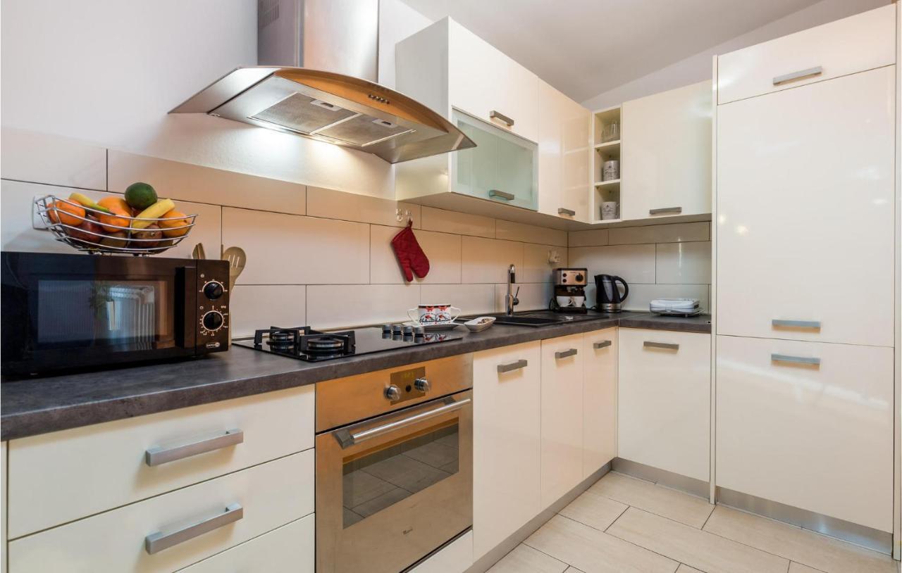 Gorgeous Apartment In Rijeka With Kitchen מראה חיצוני תמונה
