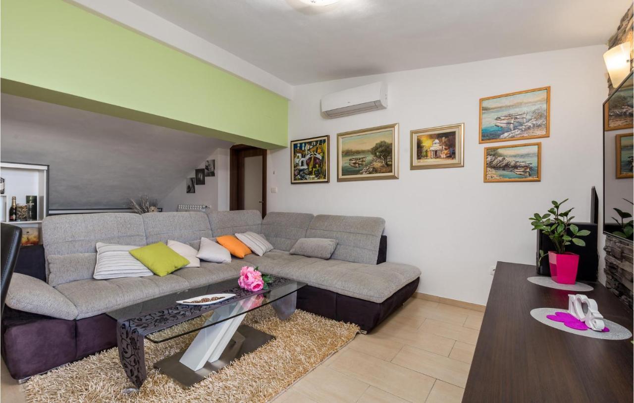 Gorgeous Apartment In Rijeka With Kitchen מראה חיצוני תמונה