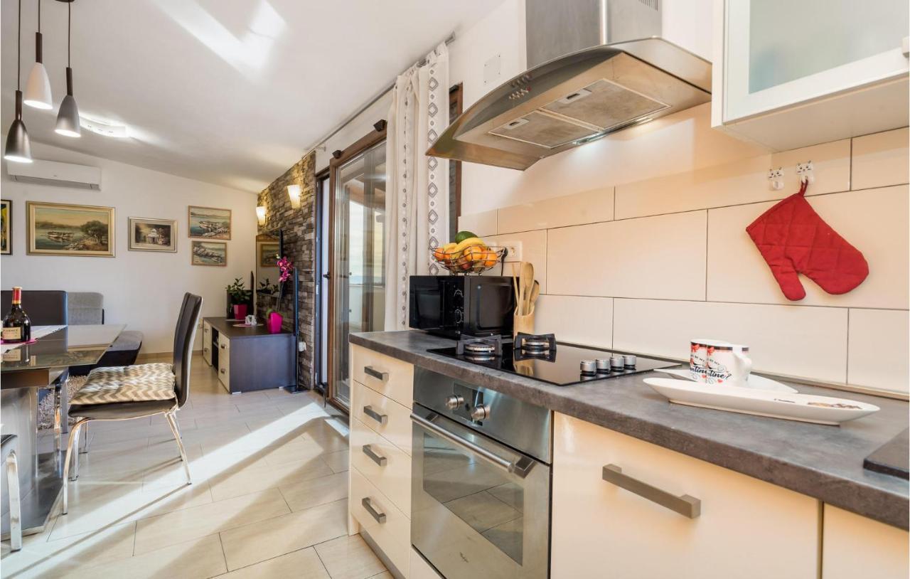 Gorgeous Apartment In Rijeka With Kitchen מראה חיצוני תמונה